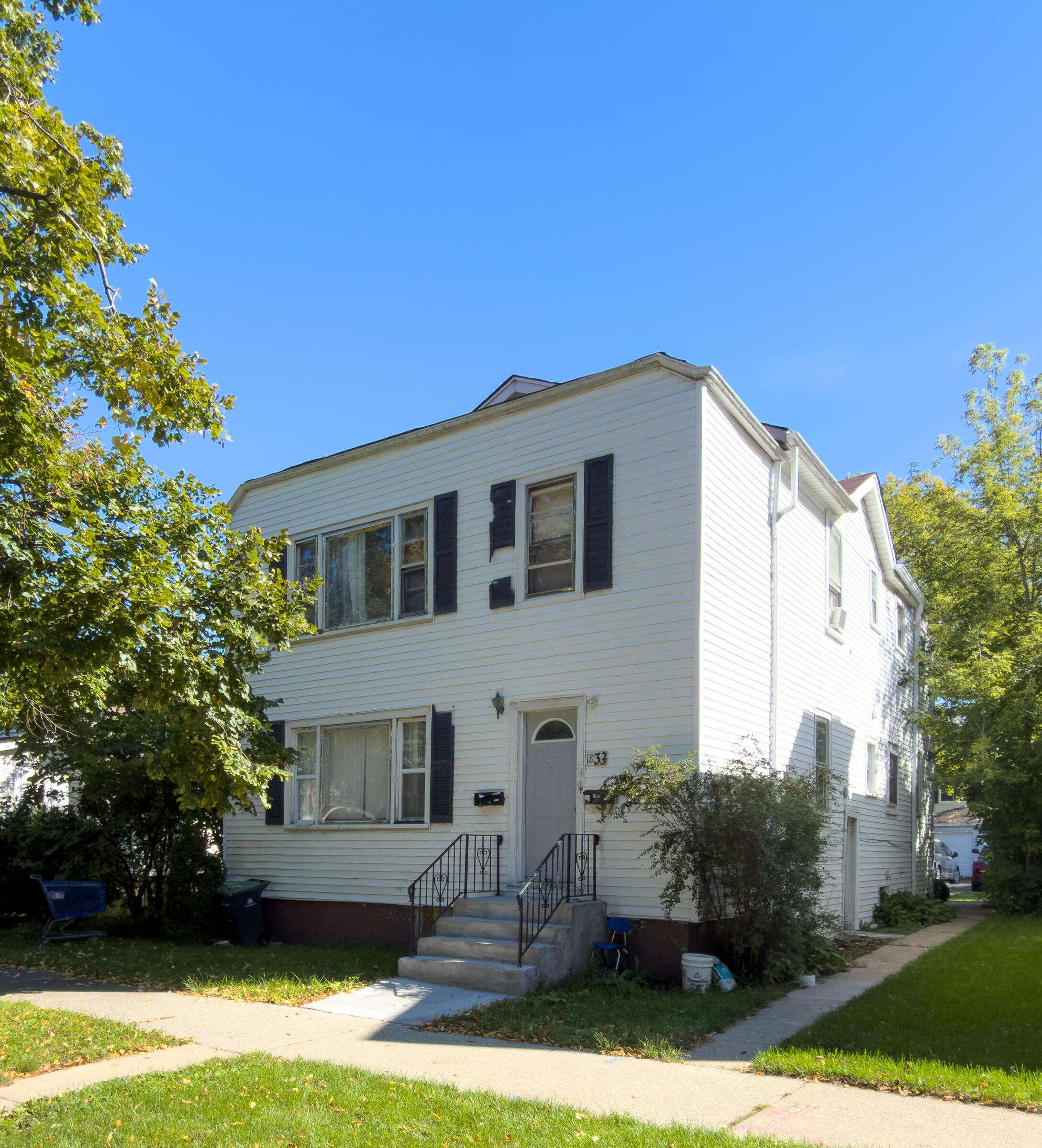 1833 Hartrey Ave Evanston IL 60201